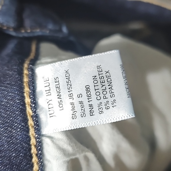 Judy Blue Distressed Denim Shorts Size Small - Picture 6 of 9